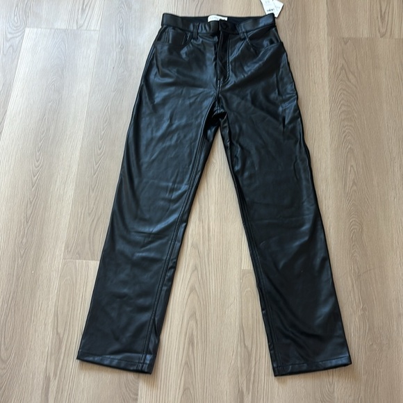 NWT Abercrombie and Fitch Ultra High Rise 90s Straight Vegan Leather Pants - Picture 9 of 14